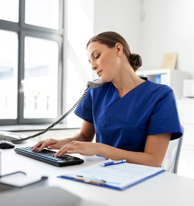 Chronic care management: Nurse on phone